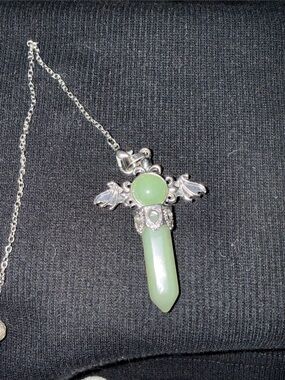 Gorgeous Green Aventurine/Jade   Crystal Silver Tone Winged Pendulum Good Luck
